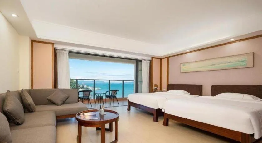 Bed in Island Skylight Resort