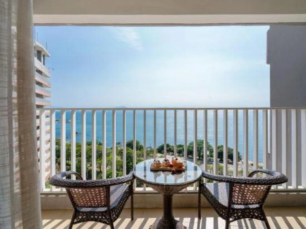 Island Skylight Resort