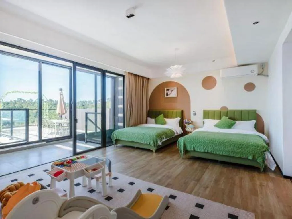 Bed in Island Skylight Resort