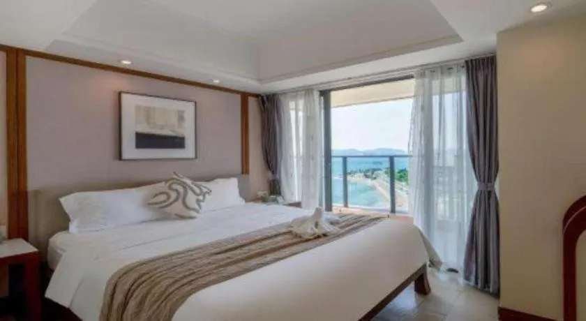 Bed in Island Skylight Resort