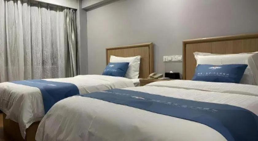 Bed in GreenTree Inn Anhui Yaohai District MingGuang Road Bus Station Express Hotel