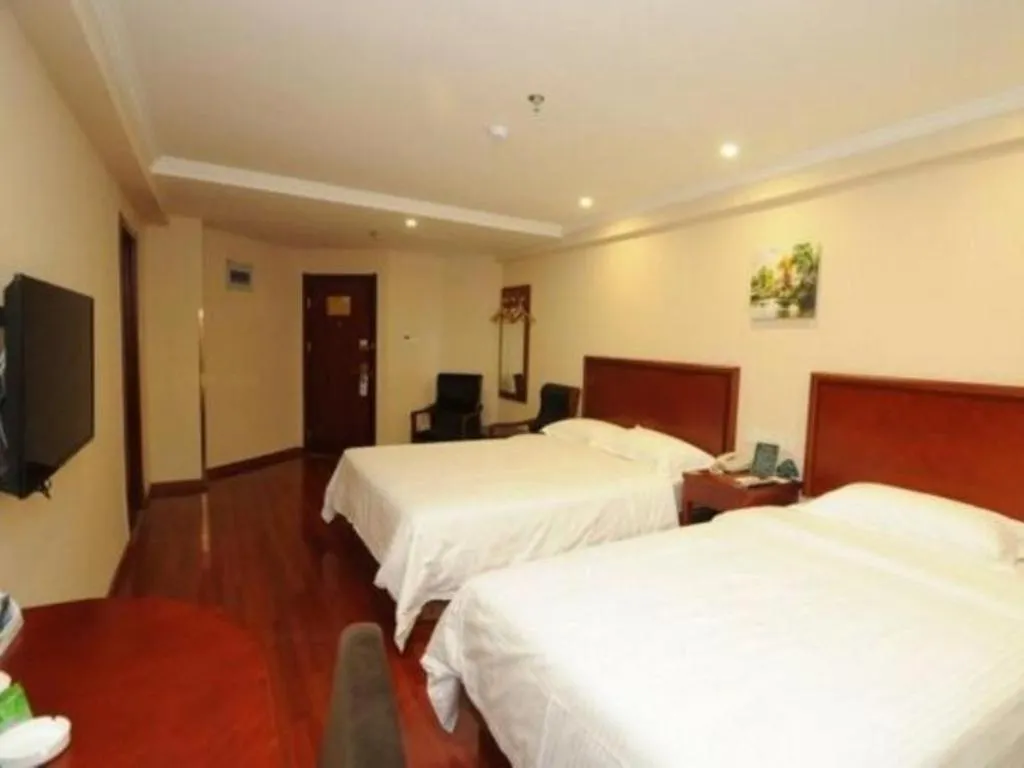 Bed in GreenTree Inn Anhui Yaohai District MingGuang Road Bus Station Express Hotel
