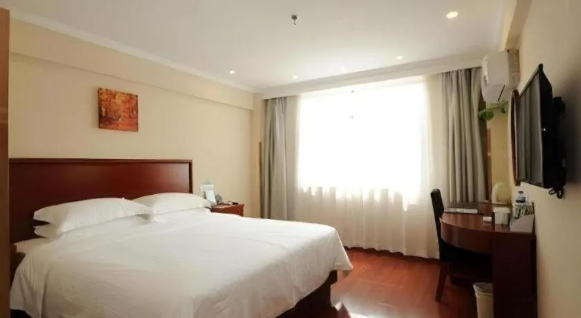 Bed in GreenTree Inn Anhui Yaohai District MingGuang Road Bus Station Express Hotel