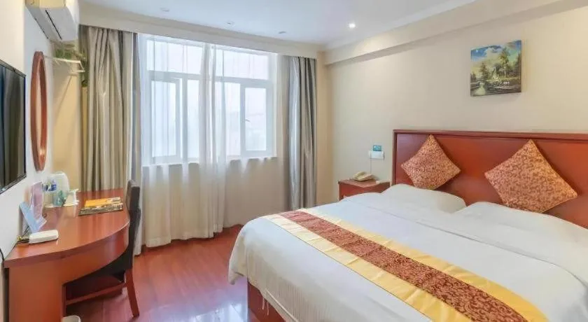 Bed in GreenTree Inn Anhui Yaohai District MingGuang Road Bus Station Express Hotel