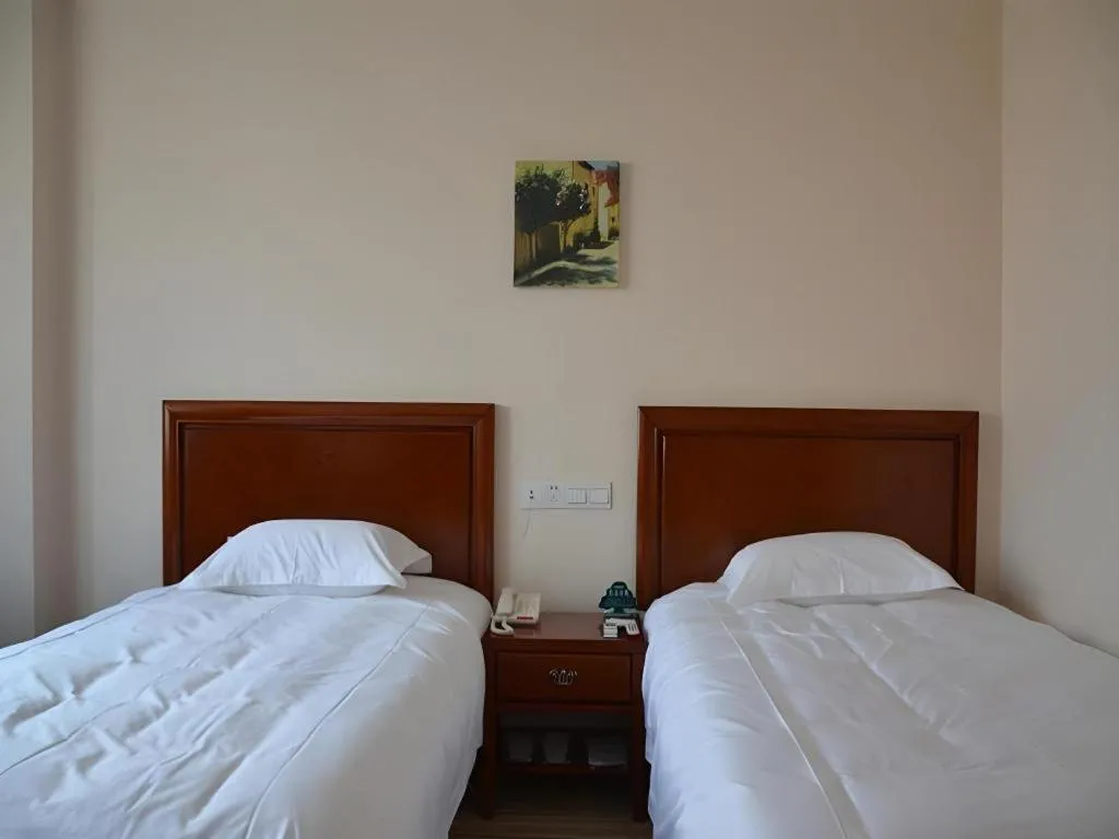 Bed in GreenTree Inn Anhui Yaohai District MingGuang Road Bus Station Express Hotel