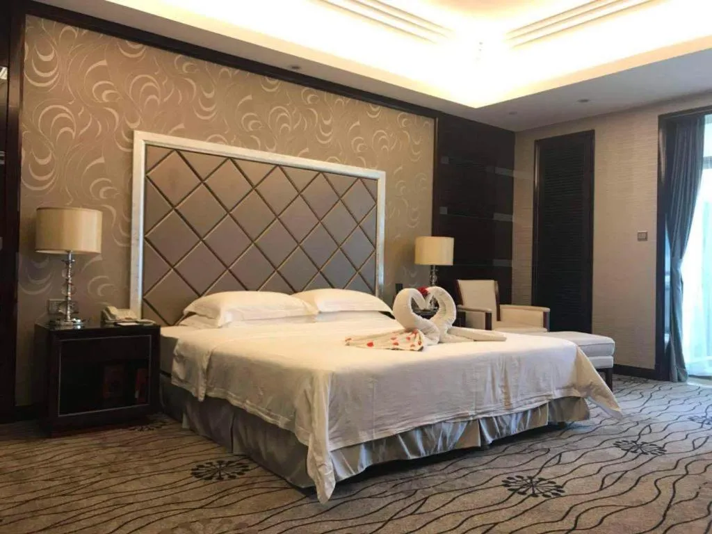 Bed in Country Garden Phoenix Hotel Yangshan