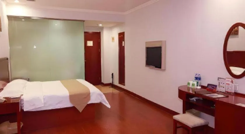 Bed in GreenTree Inn Yinchuan Pedestrian Street East Liqun Street Express Hotel