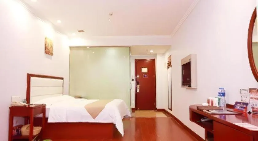 Bed in GreenTree Inn Yinchuan Pedestrian Street East Liqun Street Express Hotel