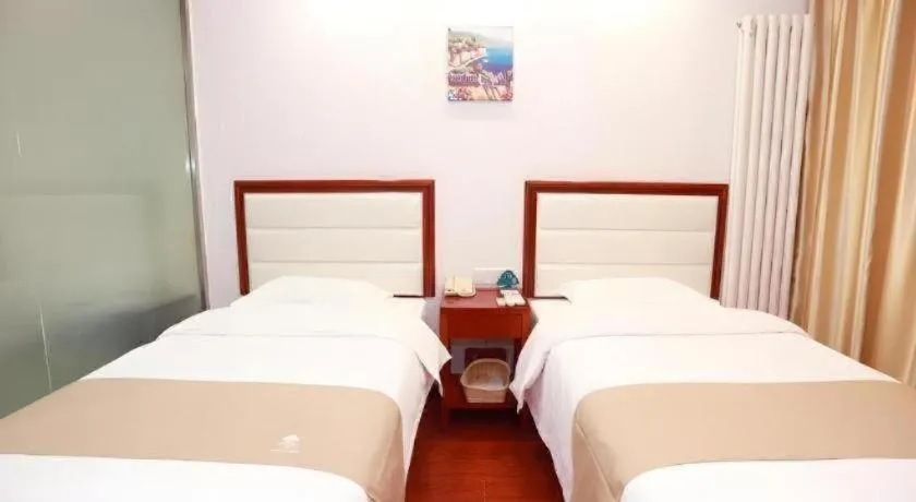 Bed in GreenTree Inn Yinchuan Pedestrian Street East Liqun Street Express Hotel