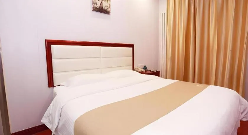 Bed in GreenTree Inn Yinchuan Pedestrian Street East Liqun Street Express Hotel