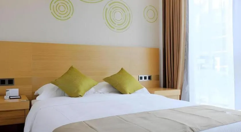 Bed in GreenTree Inn Suzhou Changshu North Haiyu Road Changhui Square Express Hotel