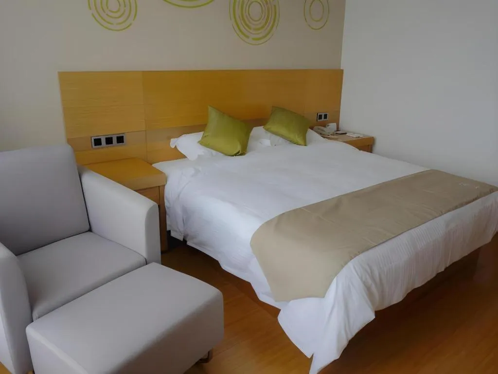 Bed in GreenTree Inn Suzhou Changshu North Haiyu Road Changhui Square Express Hotel