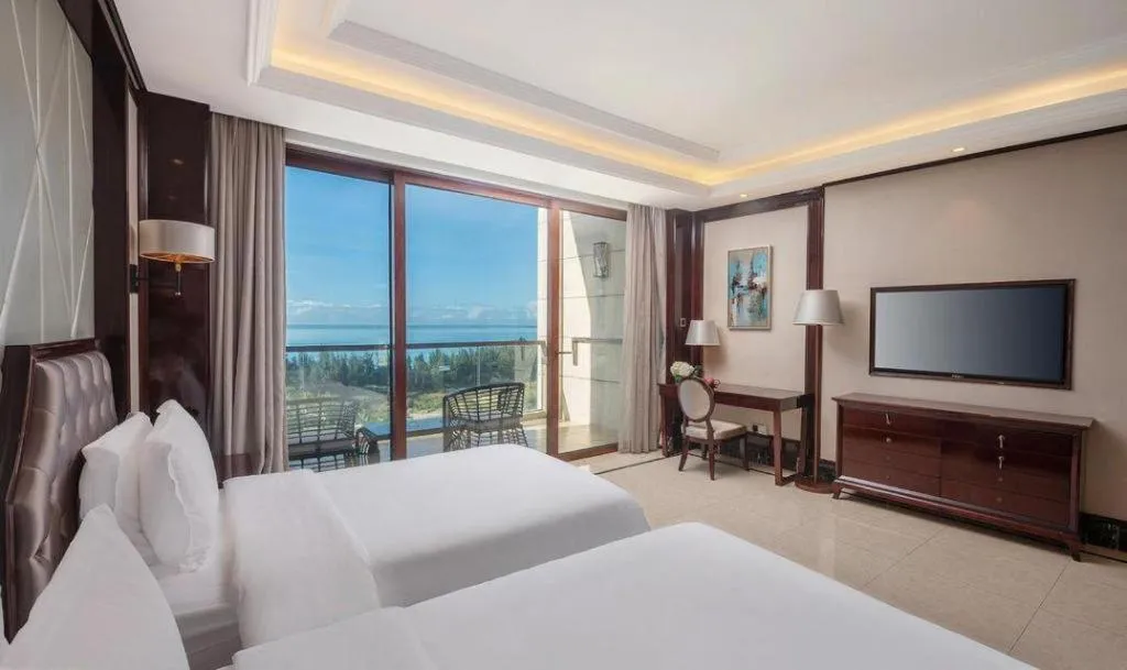 Bed in Jinsha Seaview Hotel Sanya