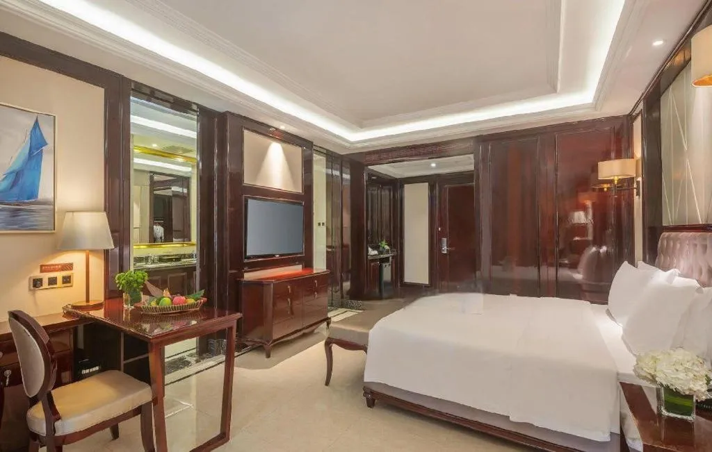 Bed in Jinsha Seaview Hotel Sanya