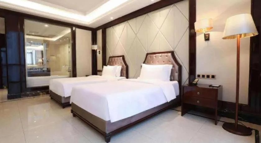 Bed in Jinsha Seaview Hotel Sanya