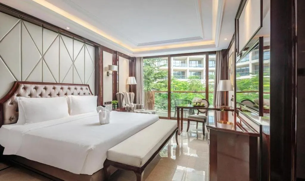 Bed in Jinsha Seaview Hotel Sanya