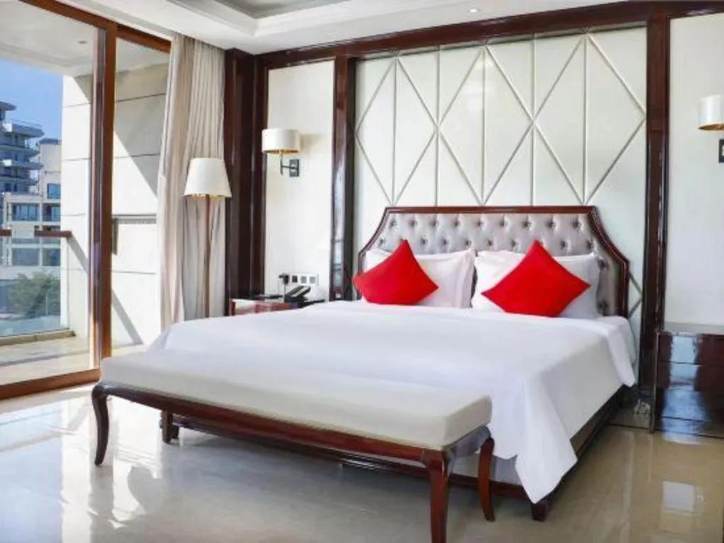 Bed in Jinsha Seaview Hotel Sanya