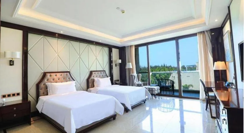 Bed in Jinsha Seaview Hotel Sanya