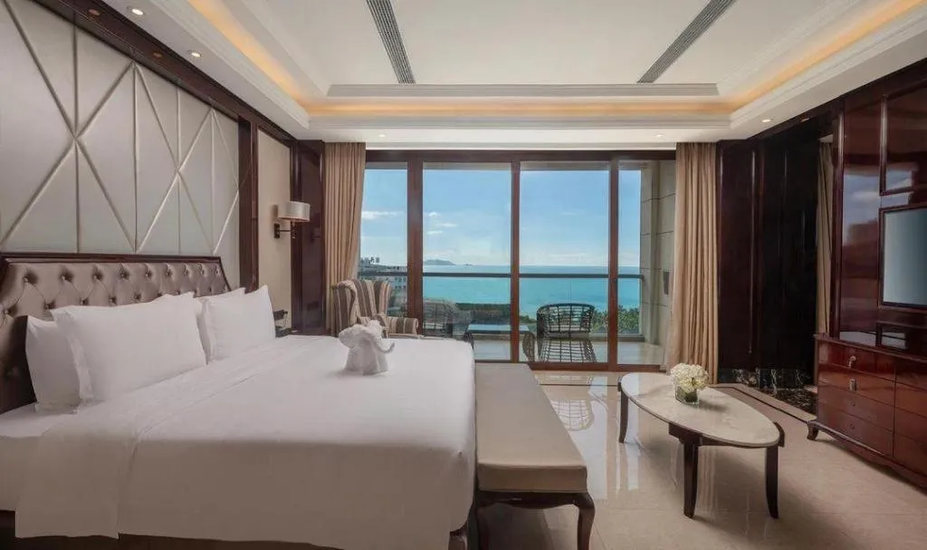 Bed in Jinsha Seaview Hotel Sanya