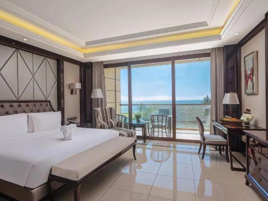Bed in Jinsha Seaview Hotel Sanya