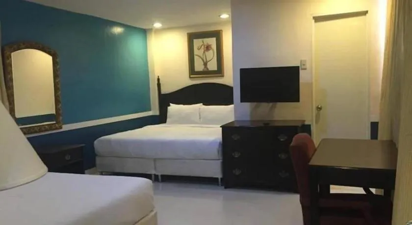 Bed in Dreamwave Resort Laguna