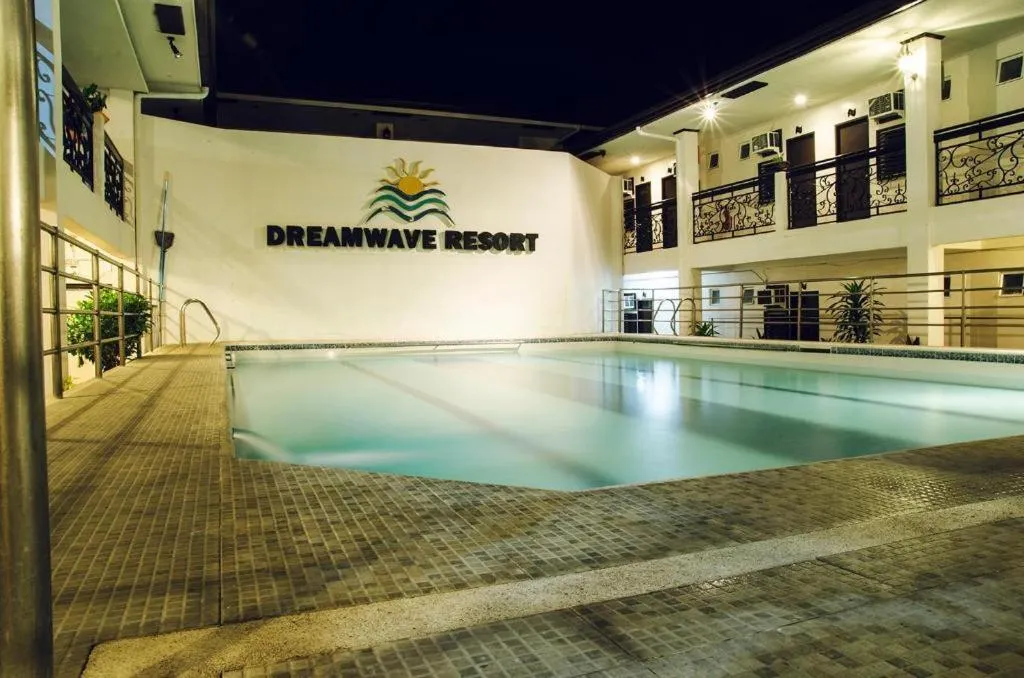 Dreamwave Resort Laguna
