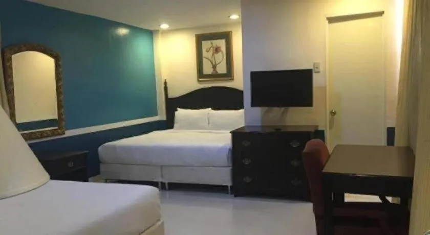 Bed in Dreamwave Resort Laguna