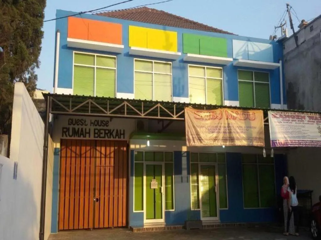 OYO 1242 Penginapan RB Syariah