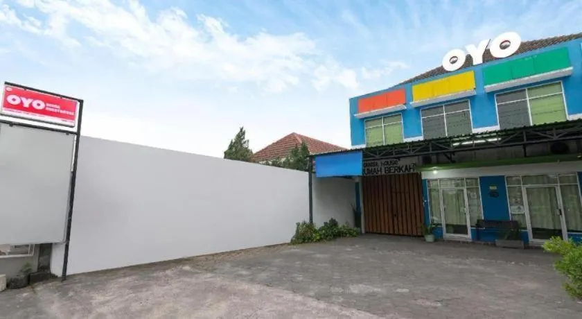 OYO 1242 Penginapan RB Syariah