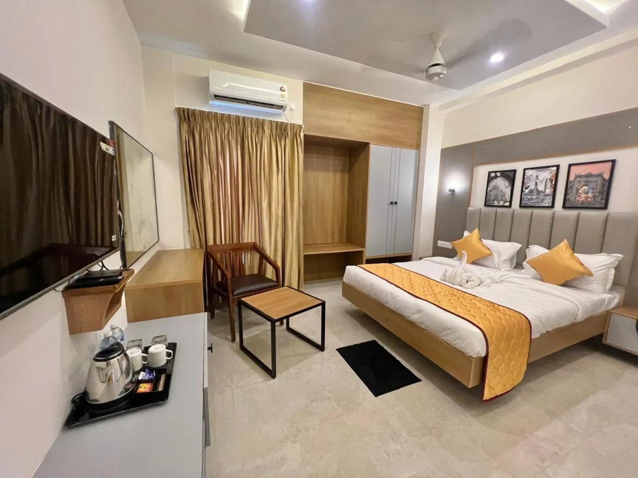 Bed in Hotel Sunlight