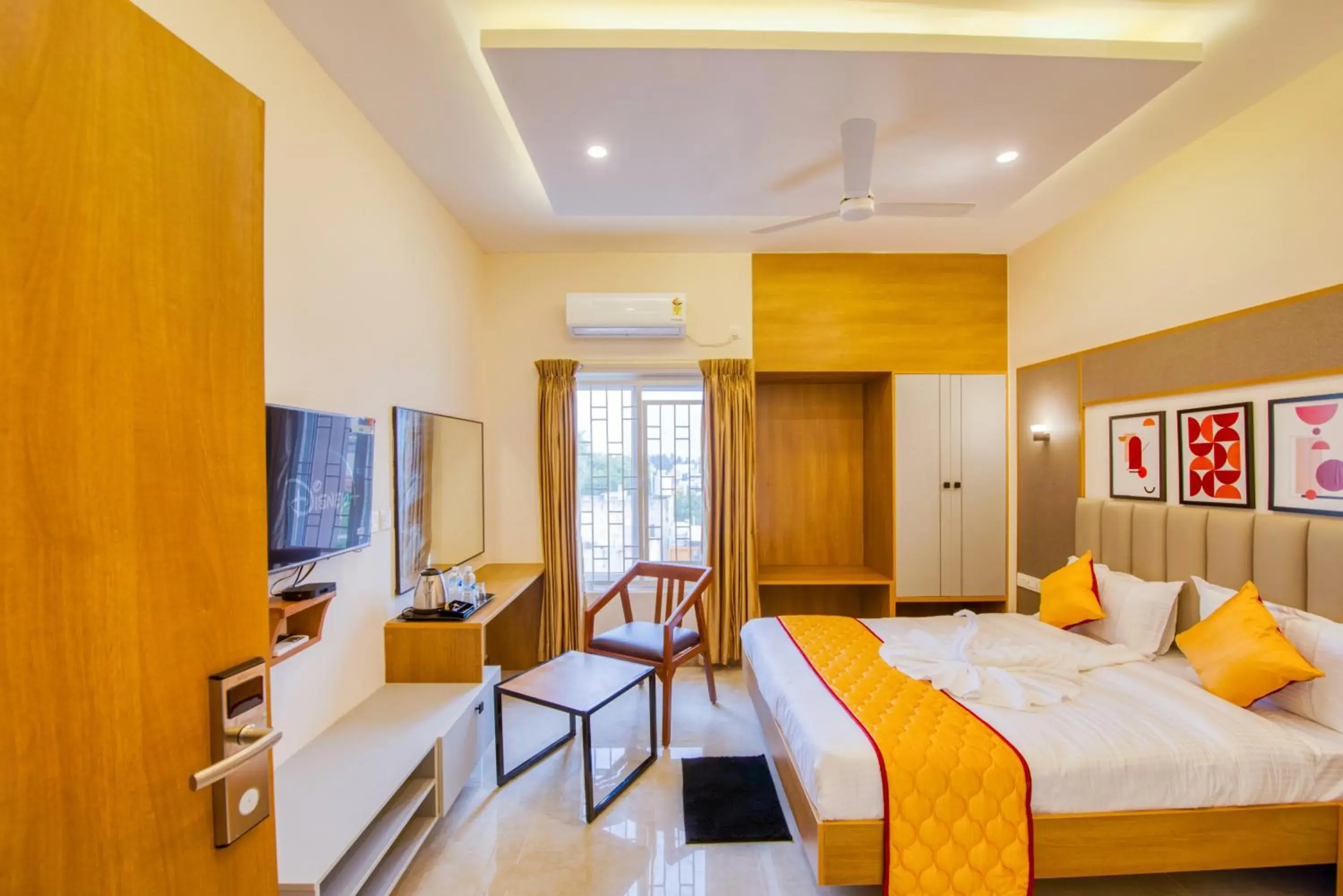 Bedroom, Bed in Hotel Sunlight Bedroom, Bed in Hotel Sunlight