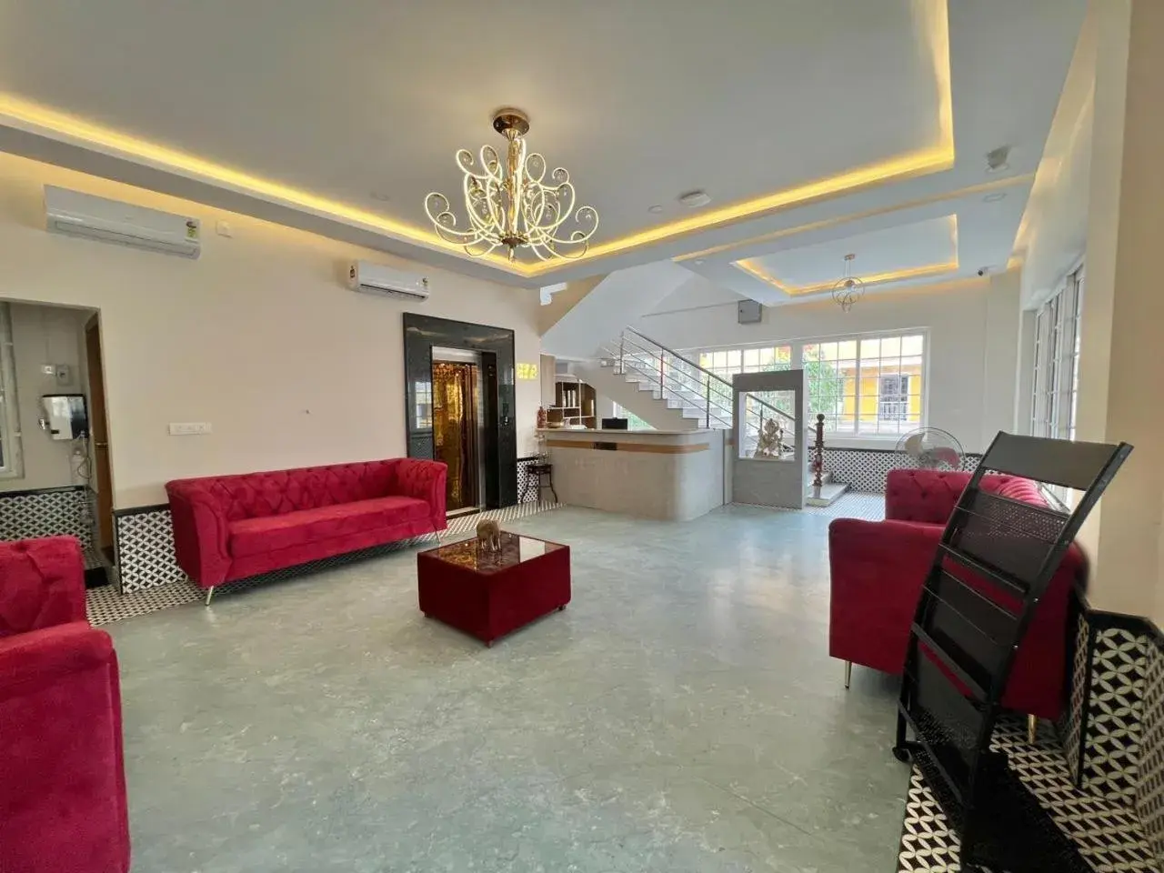 Lobby or reception in Hotel Sunlight Lobby or reception in Hotel Sunlight