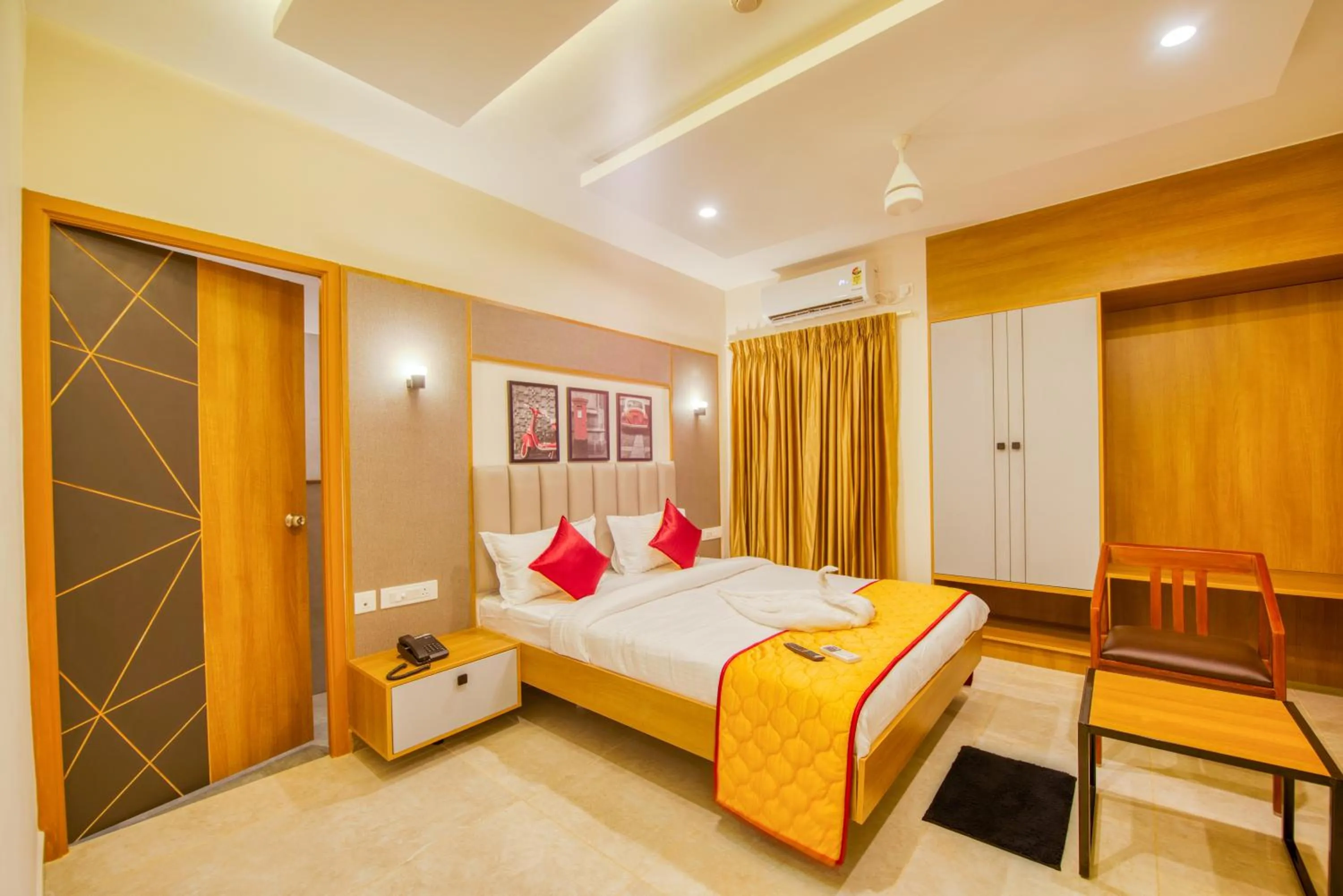 Bedroom, Bed in Hotel Sunlight