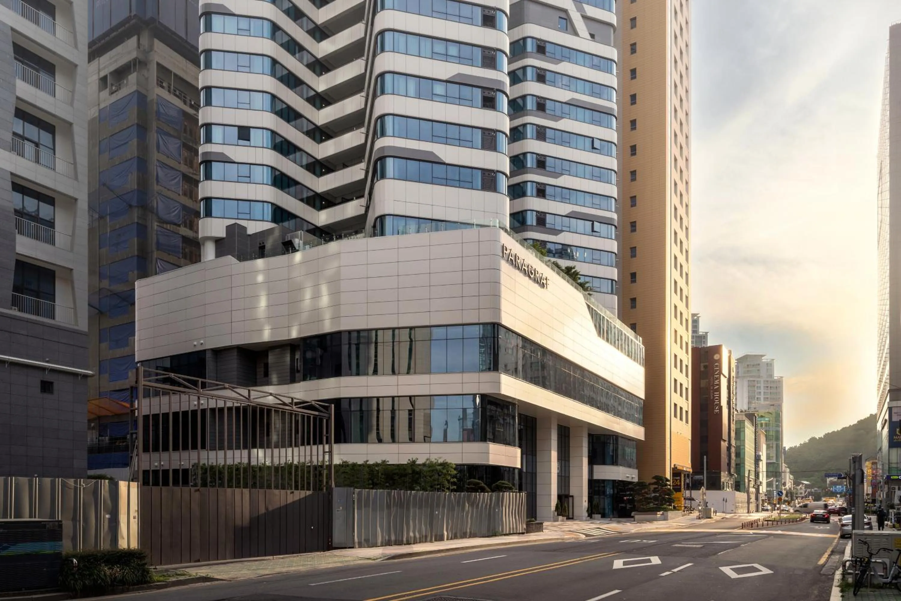 Facade/entrance in Le Collective Haeundae Paragraf