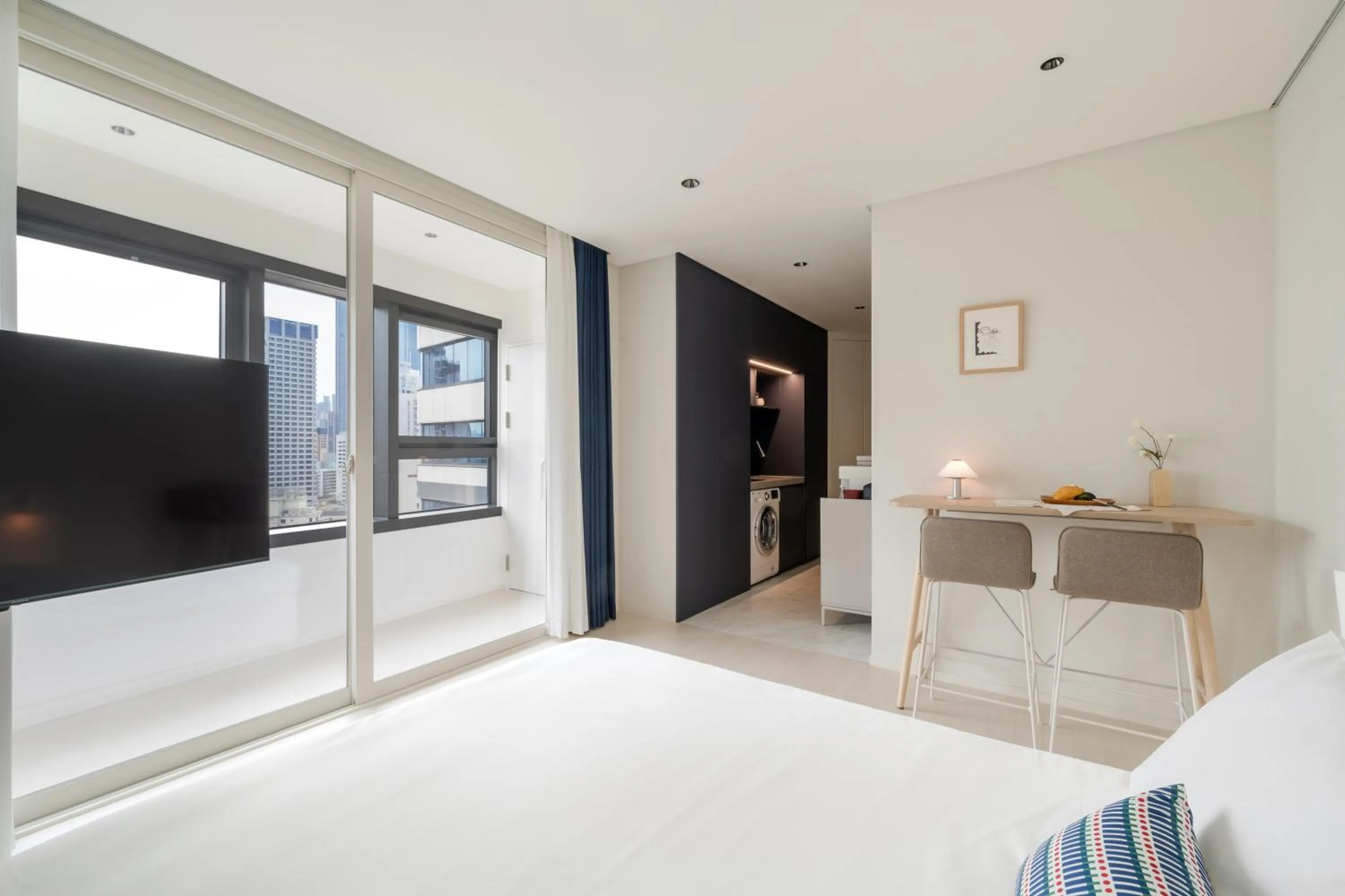 Photo of the whole room, Bed in Le Collective Haeundae Paragraf