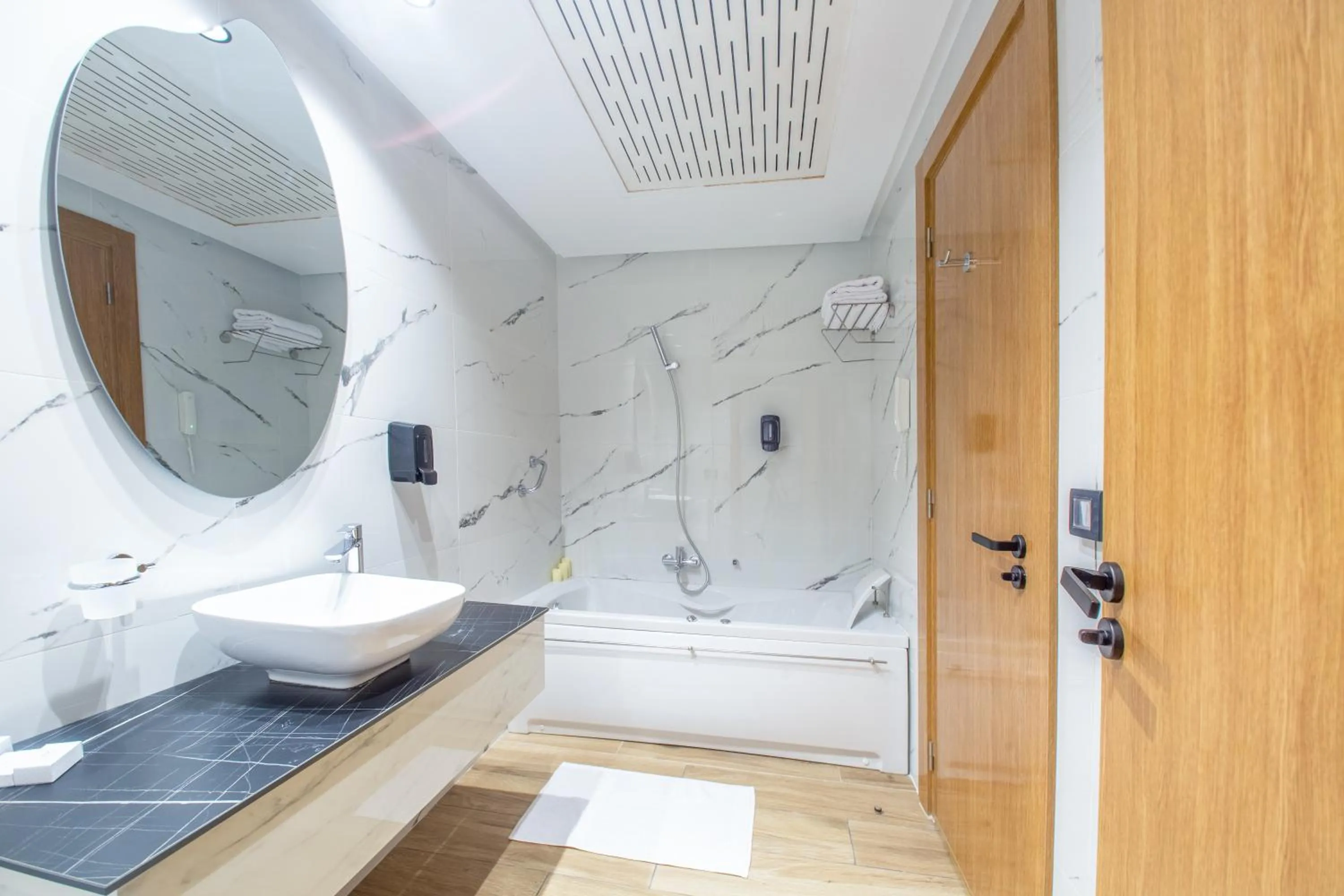 Bathroom in Kyriad Prestige City Center Tunis