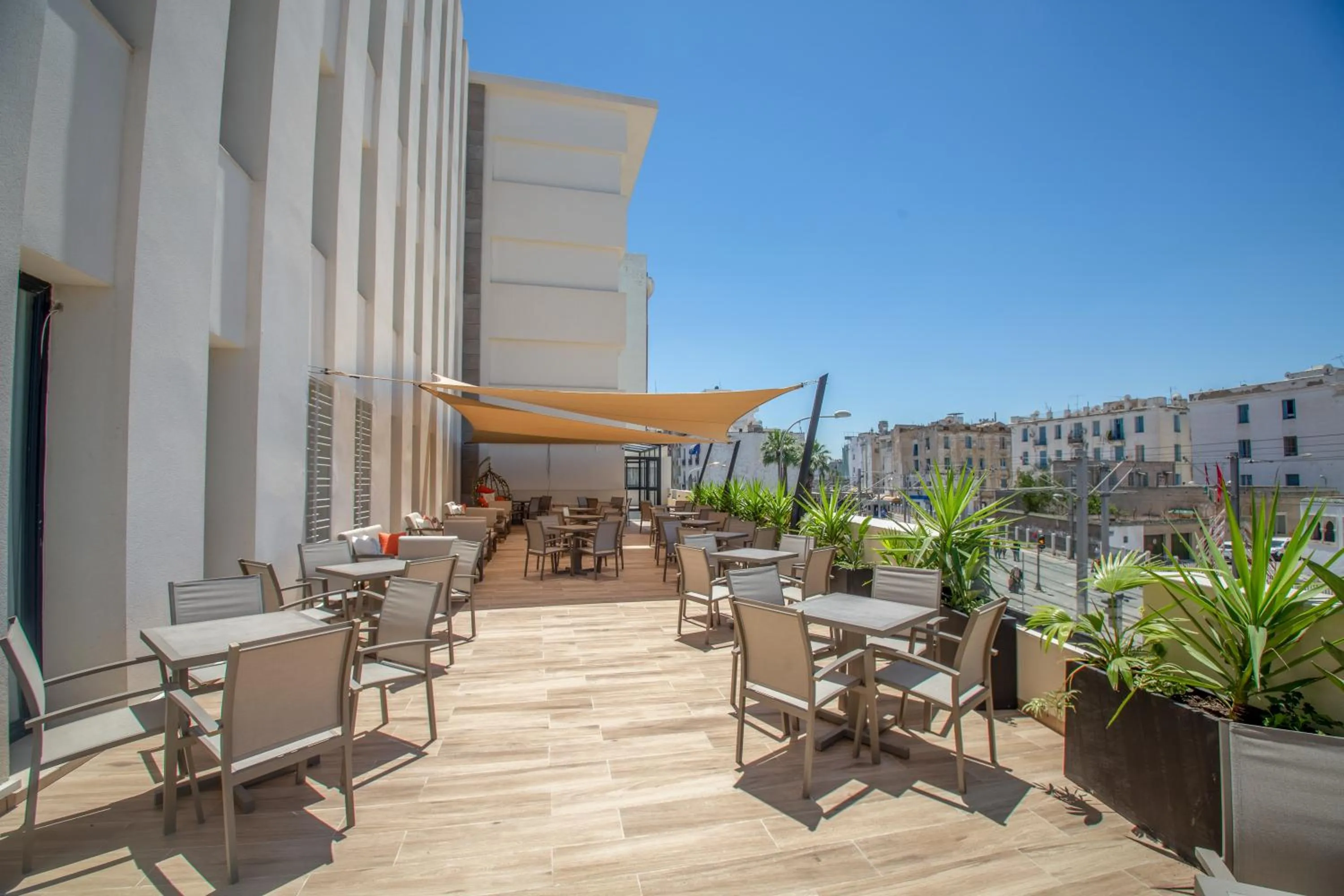 Patio in Kyriad Prestige City Center Tunis