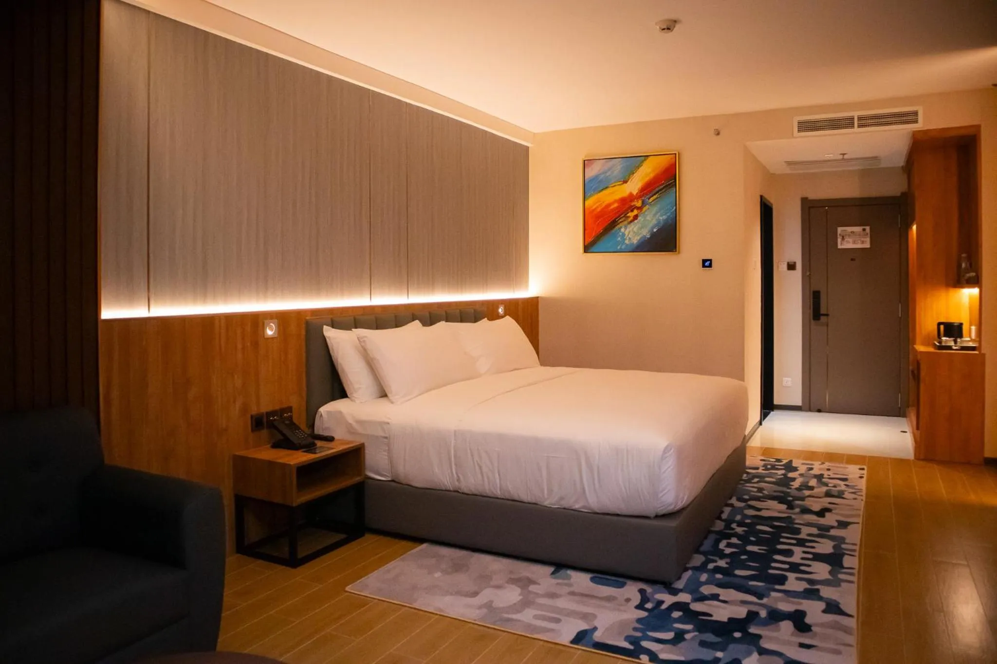 Bedroom, Bed in Aglow Hotel Harbor Bay Batam
