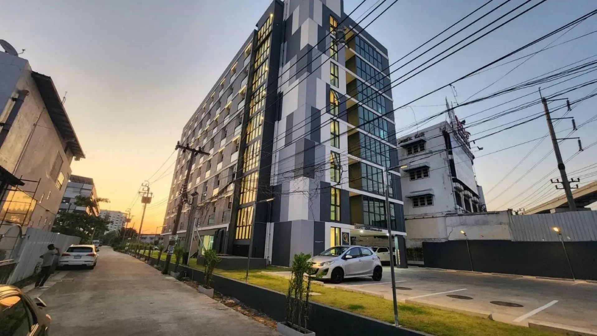 Property building in OK Hotel Bangkok Property building in OK Hotel Bangkok