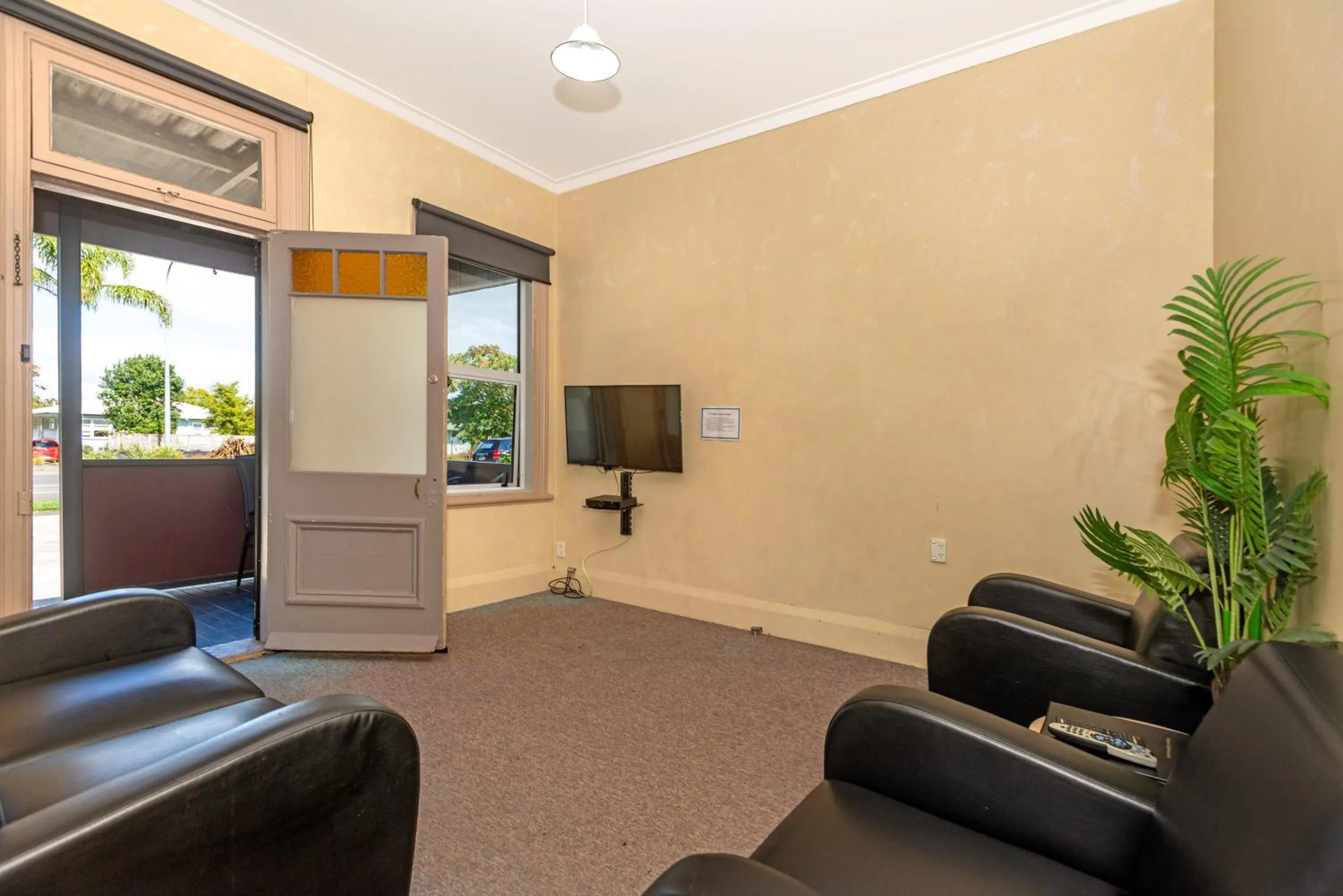Lounge or bar in Travellers Inn Motel