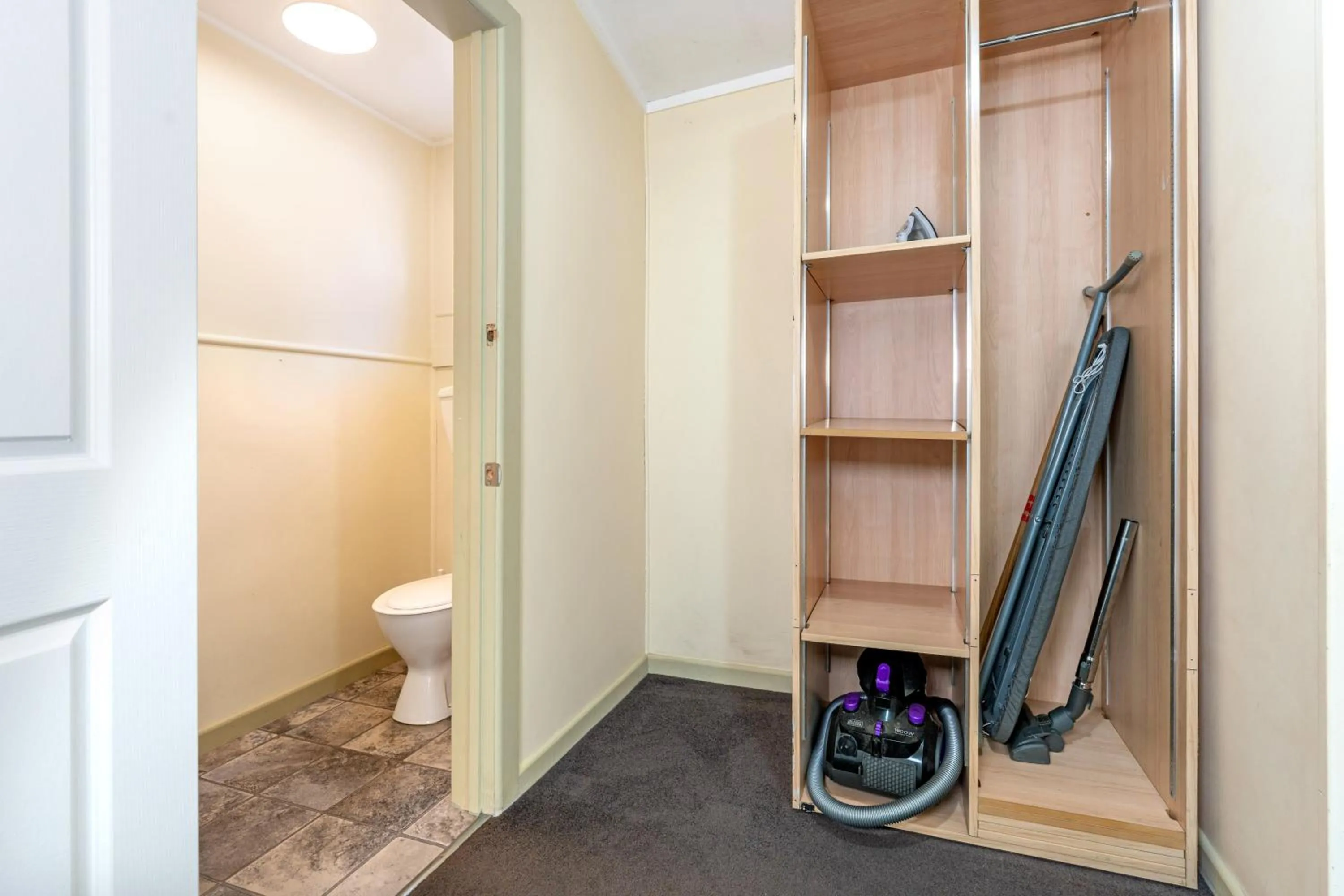 Toilet in Travellers Inn Motel