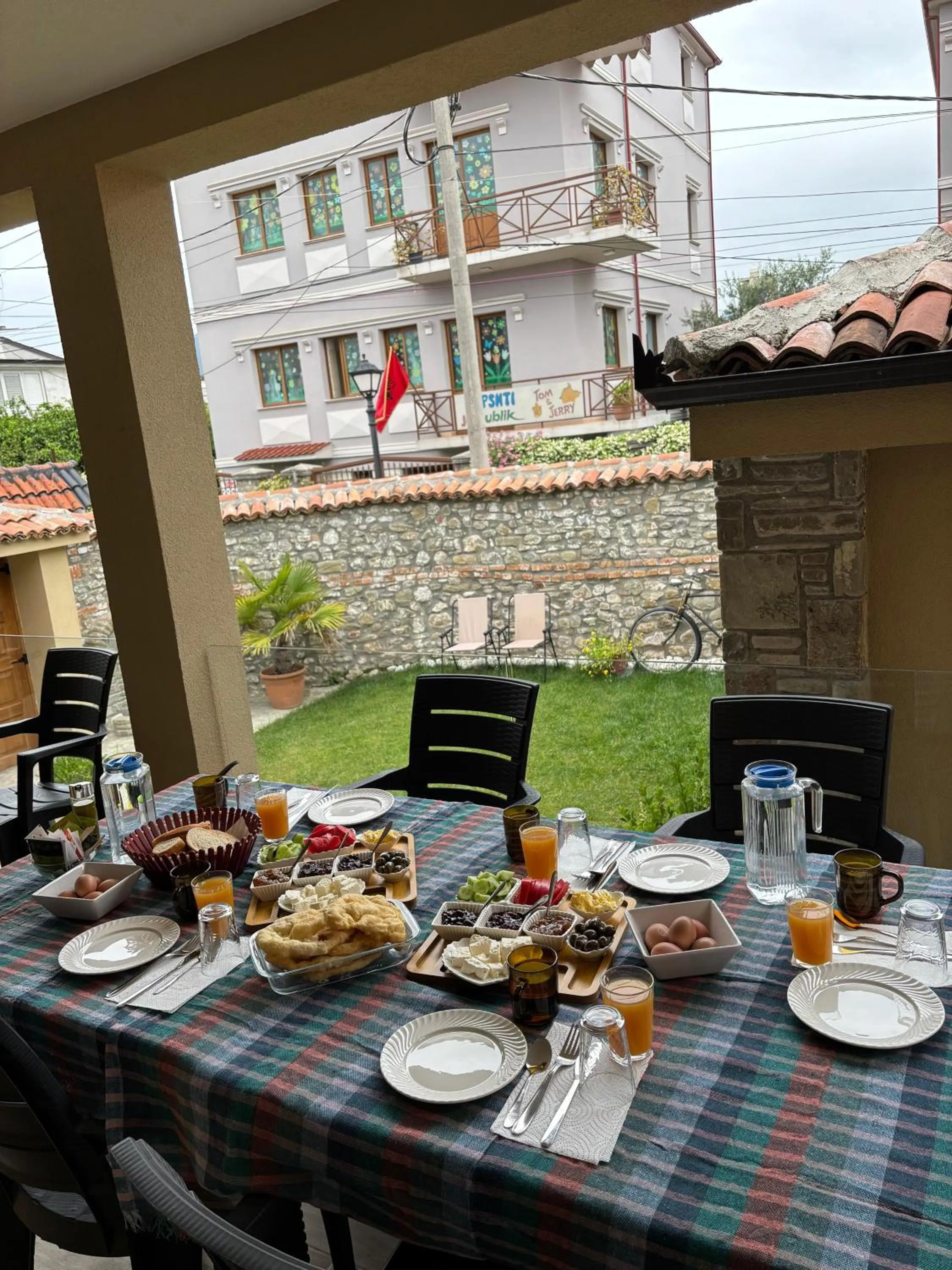 Villa Zoi A Stay to Remember I Guesthouse located inside the Castle of Elbasan on a historic Roman road Via Egnatia I Homemade Breakfast