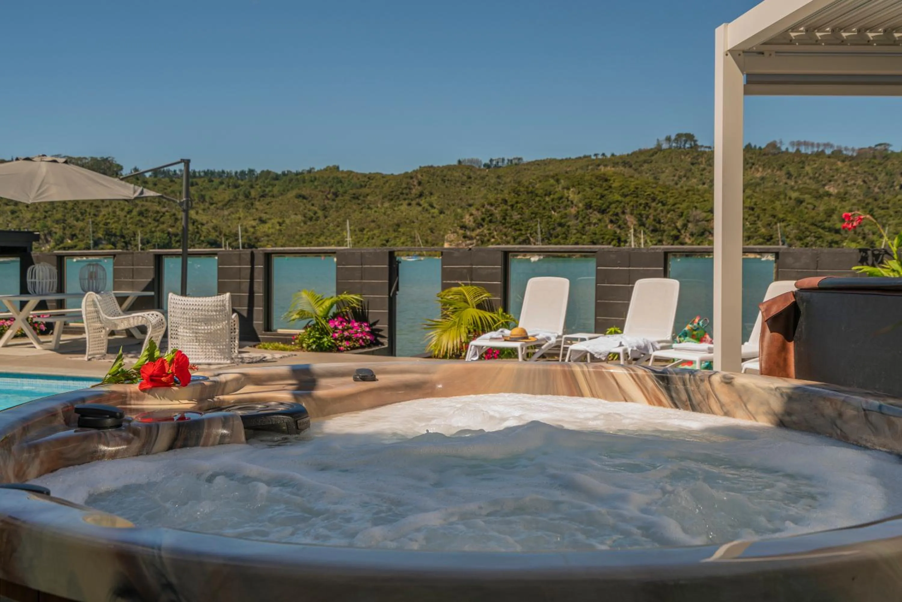 Hot Tub in Oceans 88 Whitianga Coastal Suites