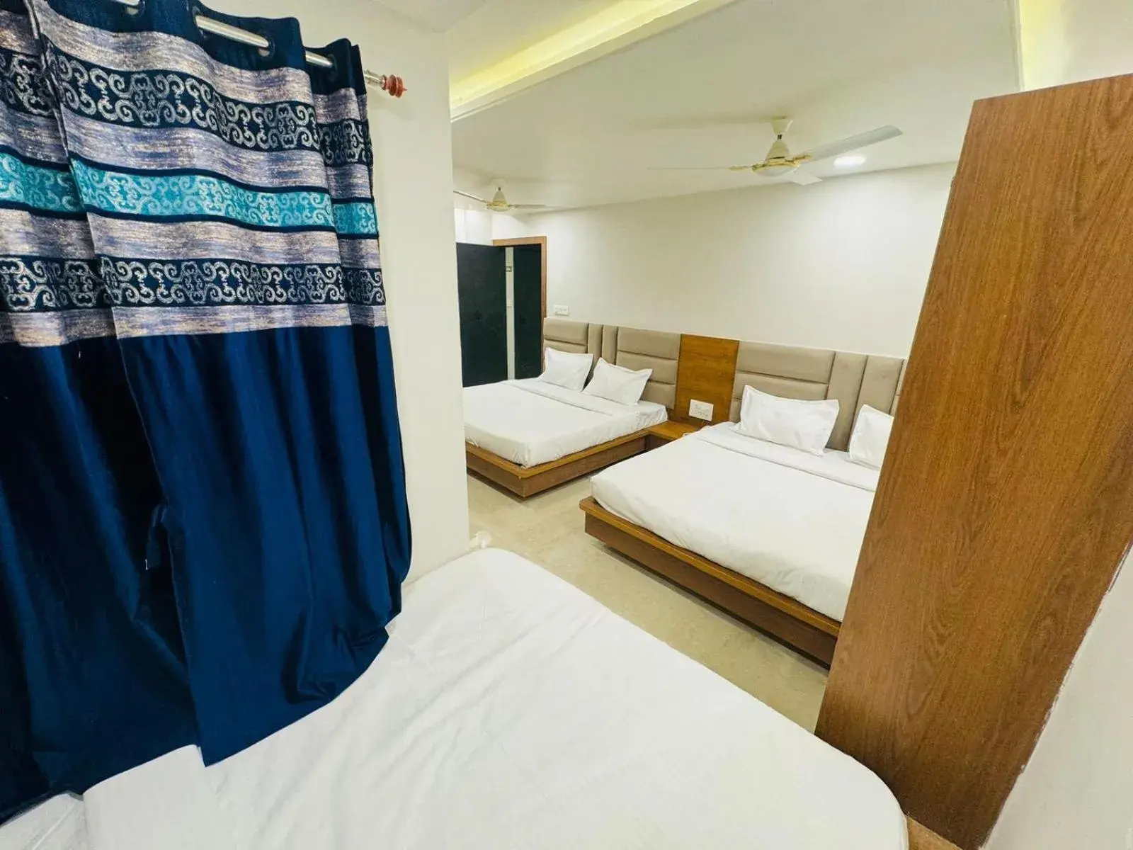 Bed in Hotel Najaf Palace Bed in Hotel Najaf Palace