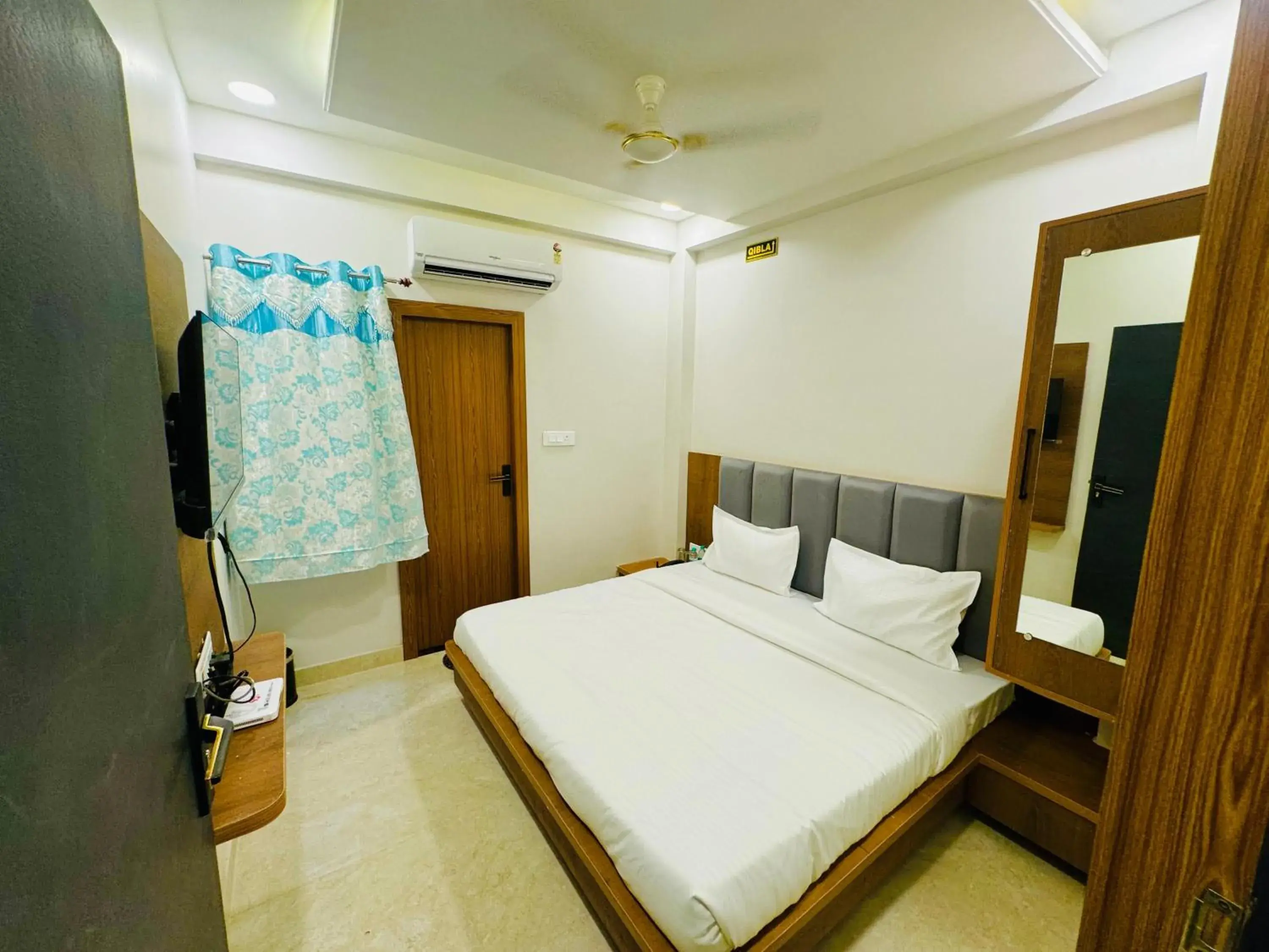 Bed in Hotel Najaf Palace Bed in Hotel Najaf Palace