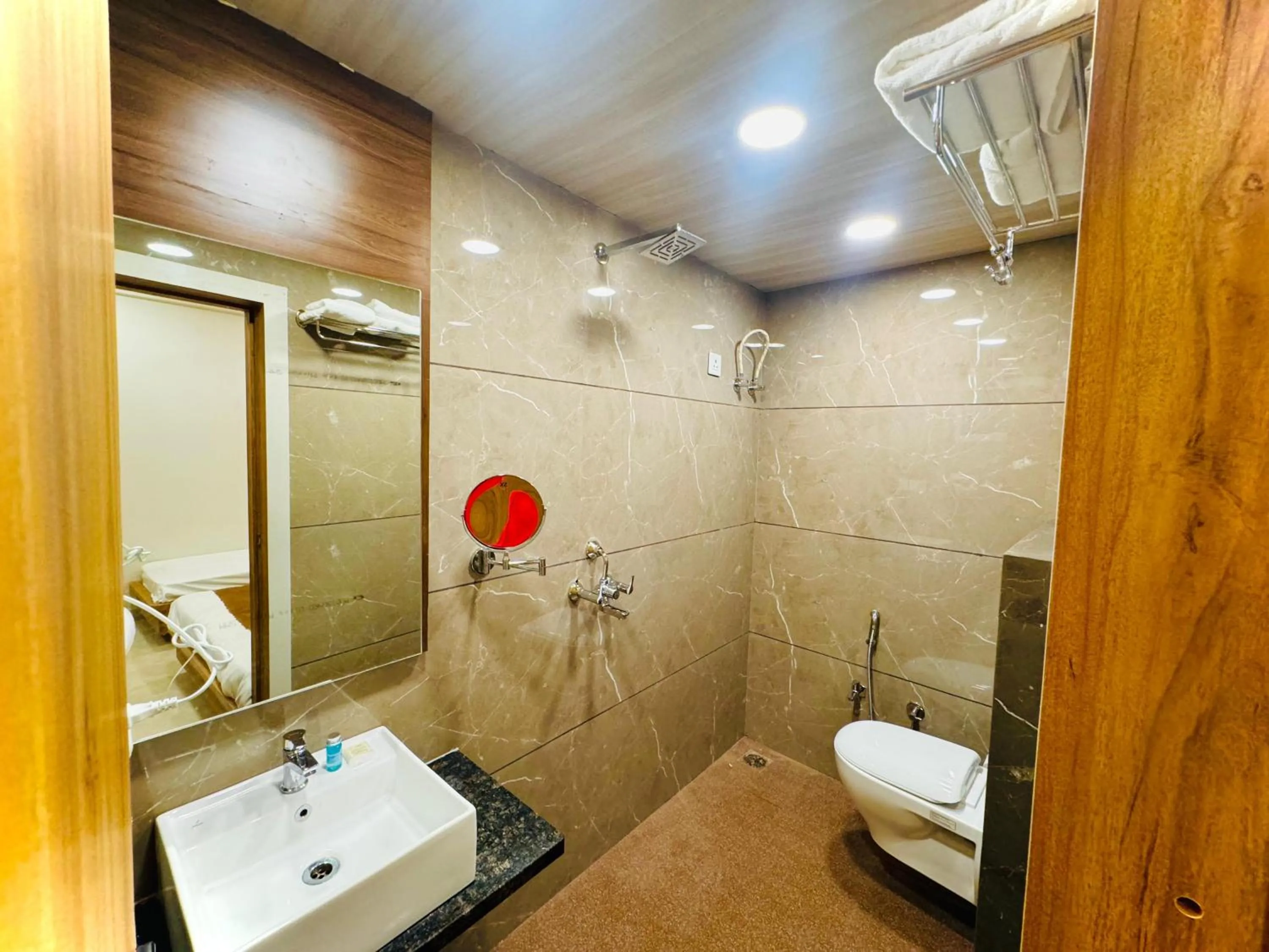 Toilet in Hotel Najaf Palace