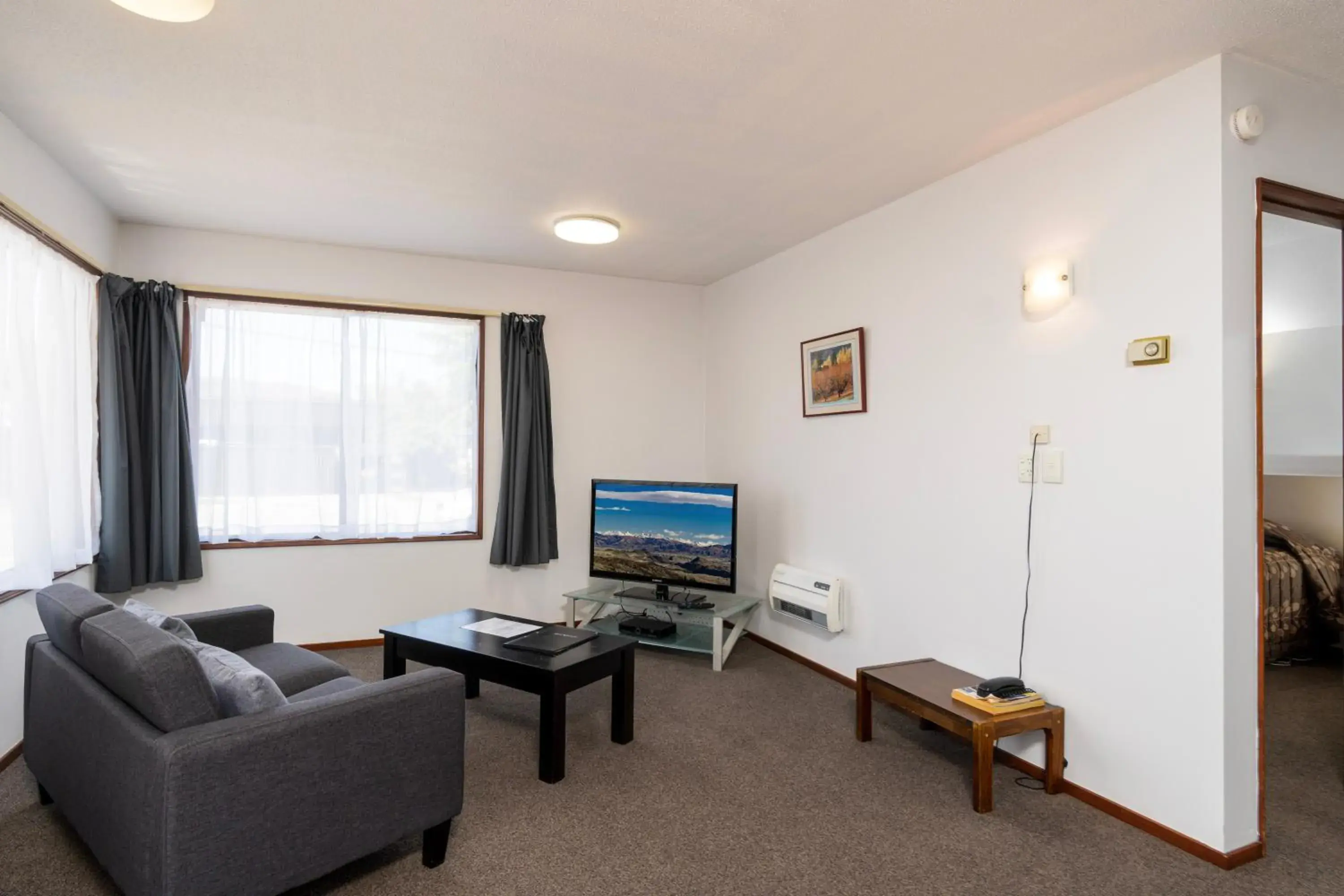 One-Bedroom Unit with Spa Bath in Centennial Court Hotel One-Bedroom Unit with Spa Bath in Centennial Court Hotel