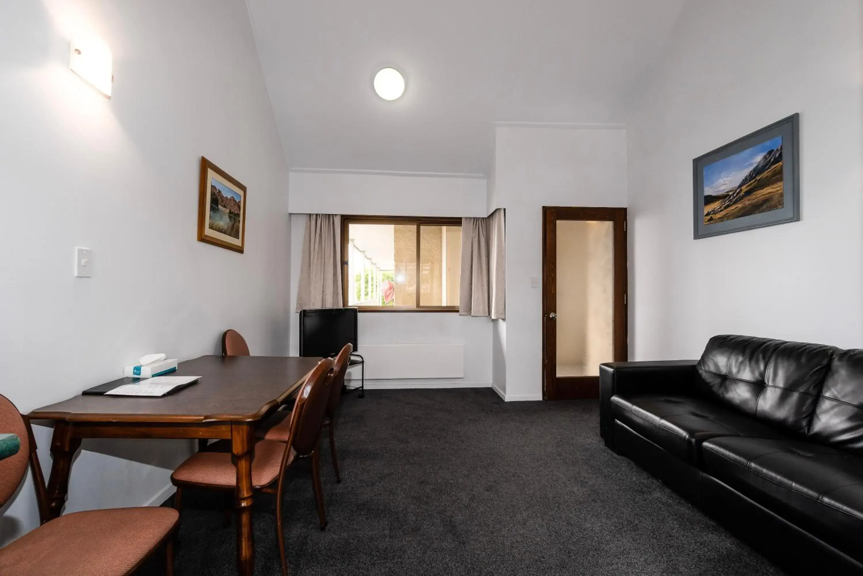 Two-Bedroom Unit in Centennial Court Hotel Two-Bedroom Unit in Centennial Court Hotel