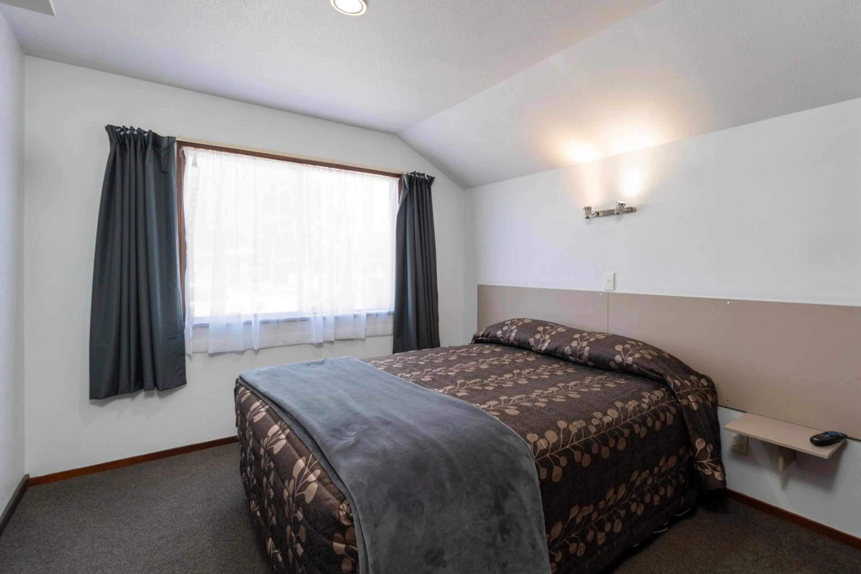 Bed in Centennial Court Hotel