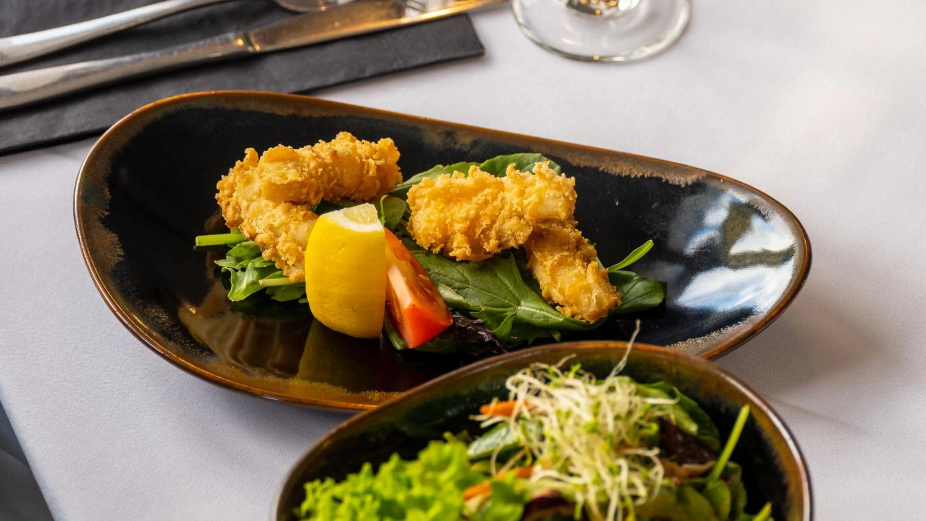 Restaurant/places to eat in Centennial Court Hotel